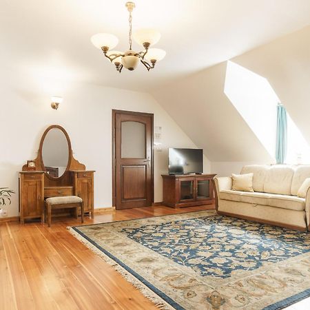 Apartamenty W Dworku Cheval Krakow Bagian luar foto